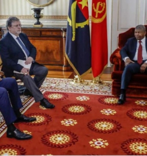Pressões externas não vão balar relações Angola e Rússia