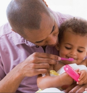  Higiene Oral em bebés edentulos e Crianças de tenra idade 