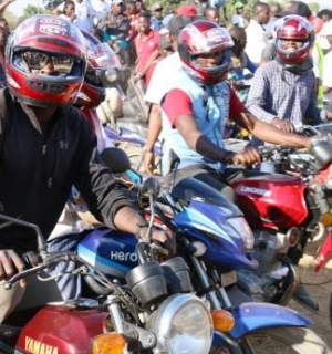 Crónica: "Ainda os Mototaxistas"