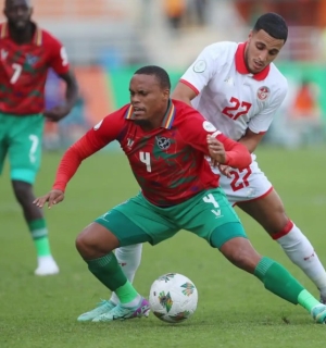 Namíbia vence á Tunísia por 1-0.