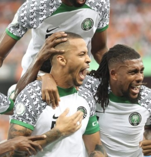 Nigéria vence anfitriã Costa do Marfim por 1-0.