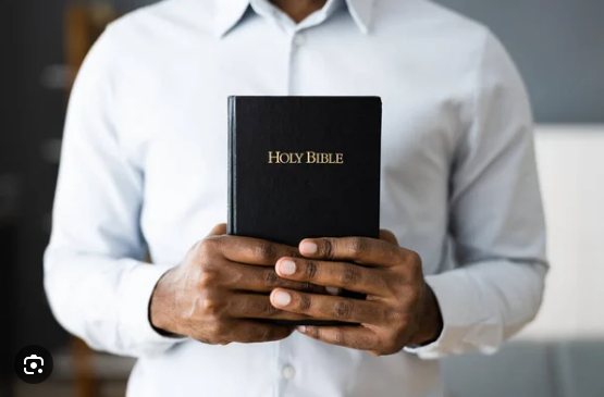Em Cabinda pastores sem formação em teologia serão impedidos de exercer atividades pastorais em 2025!