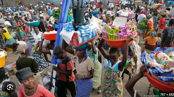 Em Luanda cidadãos aconselham a contenção na quadra festiva!