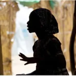 Pai convida o irmão para juntos abusarem sexualmente da filha de 12 anos.
