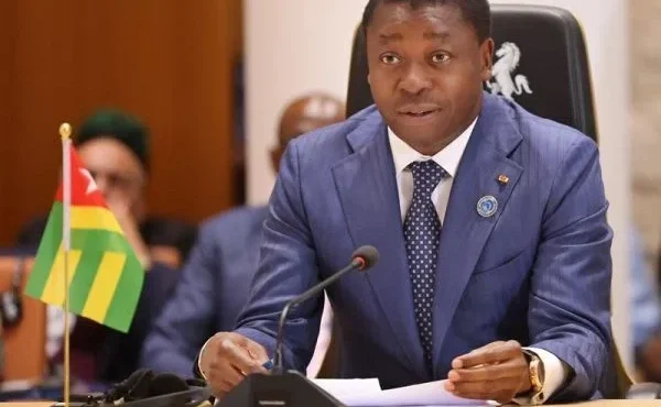 Presidente Togolês trabalha em Luanda