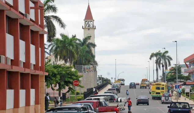 Tio espanca e queima sobrinha por ter falhado na venda de dendém em Cabinda.