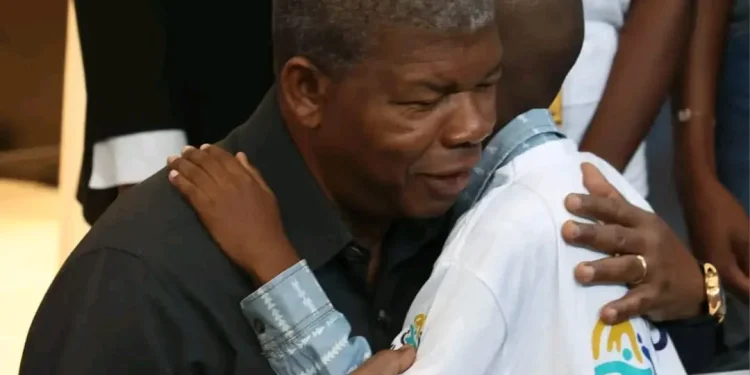 PR João Lourenço exorta à protecção da criança africana.