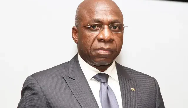 Téte António entrega mensagem de João Lourenço ao presidente do Senegal.