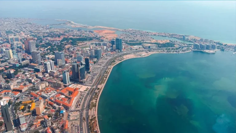Luanda testemunha hoje assinatura de memorandos