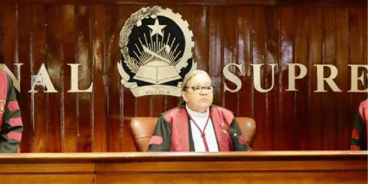 Juíza reconhece falha ao aceitar advogado