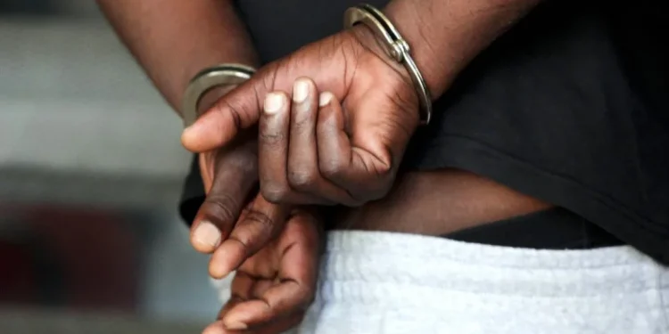 Nigeriano ilegal á 7 anos