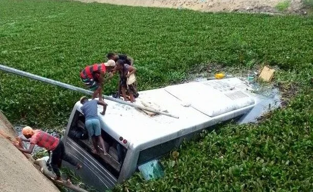 Valas, freios e heróis: A nova febre dos salvadores de Angola.