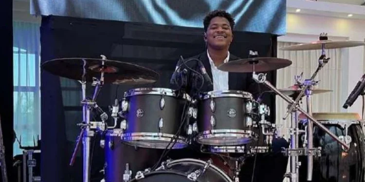 Percussionista Omar Gross leva concerto