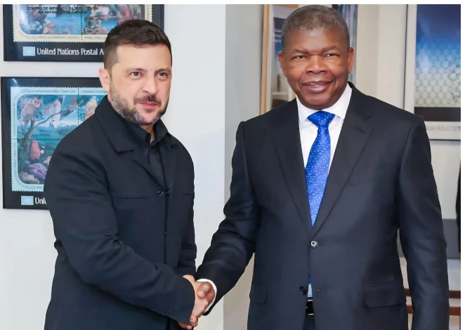 João Lourenço e Volodymyr Zelensky abordam cooperação