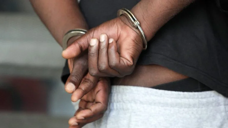 Detido neto suspeito de assassinar a avó com chave de fenda em Malanje