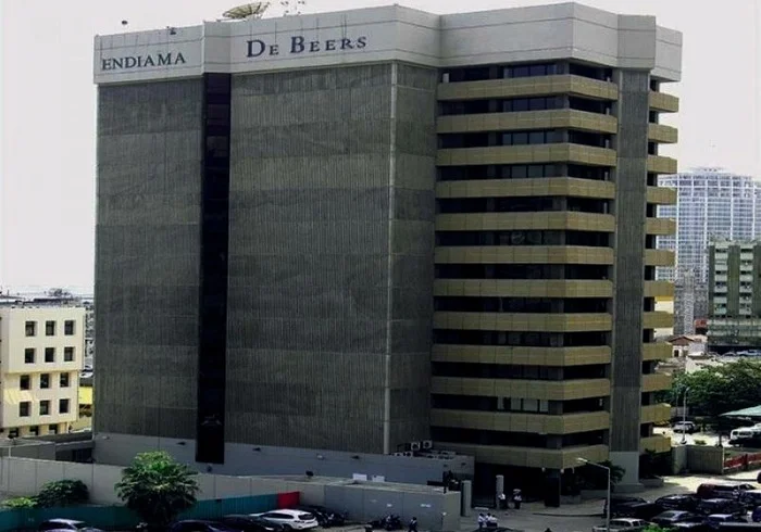 O economista Diógenes Lenga enaltece a decisão de Angola em comprar uma participação minoritária estratégica numa das maiores empresas diamantíferas do mundo, a De Beers, considerando ser importante para a indústria diamantífera nacional e africana