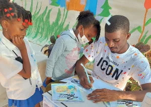 https://www.opais.ao/cultura/escritor-vanderley-vanderdiq-homenageado-pelo-contributo-a-literatura-infantil/