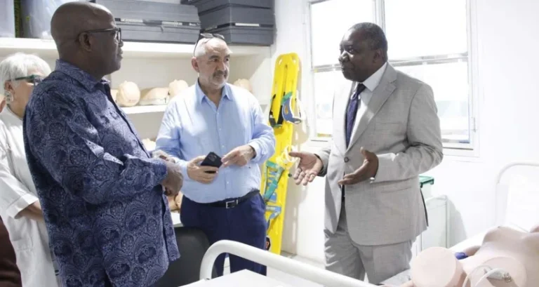 RDC quer reforçar relação com Angola no âmbito da saúde