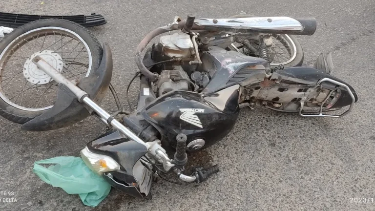 Embate entre duas motorizadas provoca morte dos dois condutores