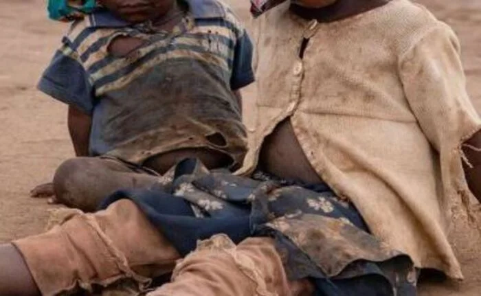 Mãe finge ir à cantina e abandona filha “especial” no INAC