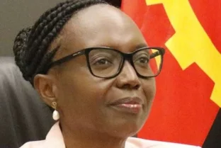 Ministra esclarece caso da menina que internou supostamente após vacinação contra o HPV