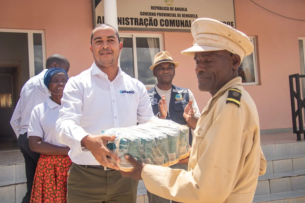 Carrinho Proteína lança projecto agroindustrial para revolucionar a produção de frango em Angola