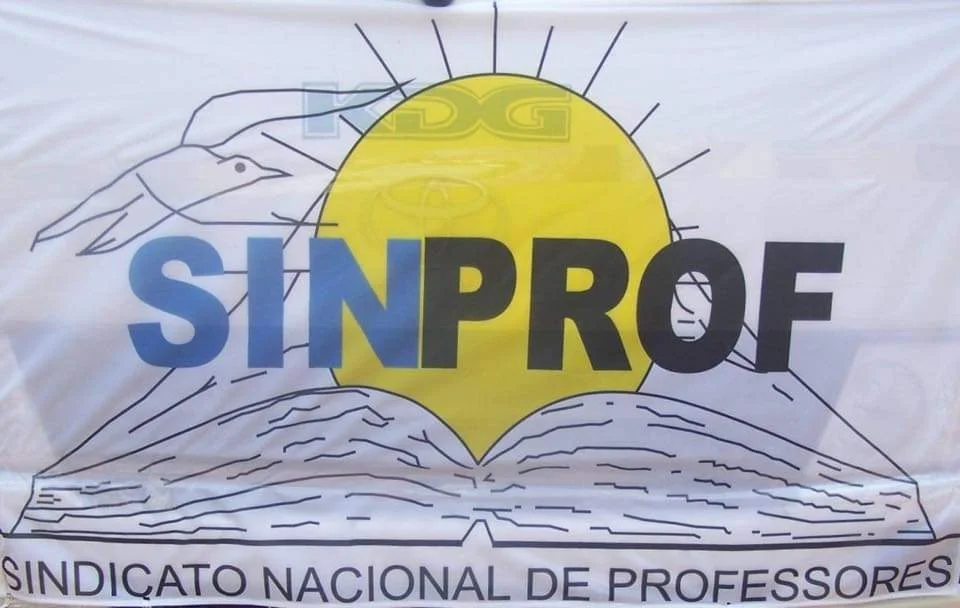 SINPROF anuncia greve no ensino geral.