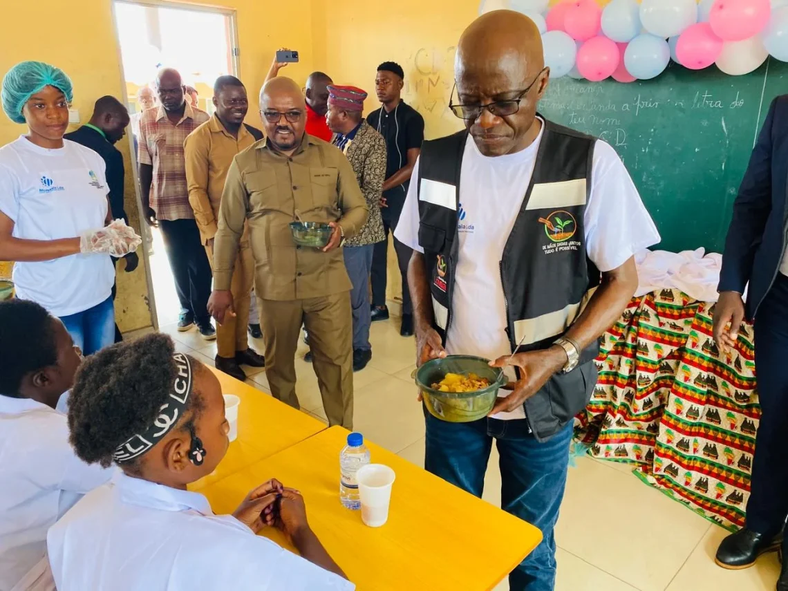 Programa de alimentação no Lôvua beneficia mais de seis mil estudantes