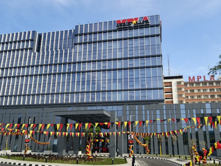 Inauguração da sede do MPLA