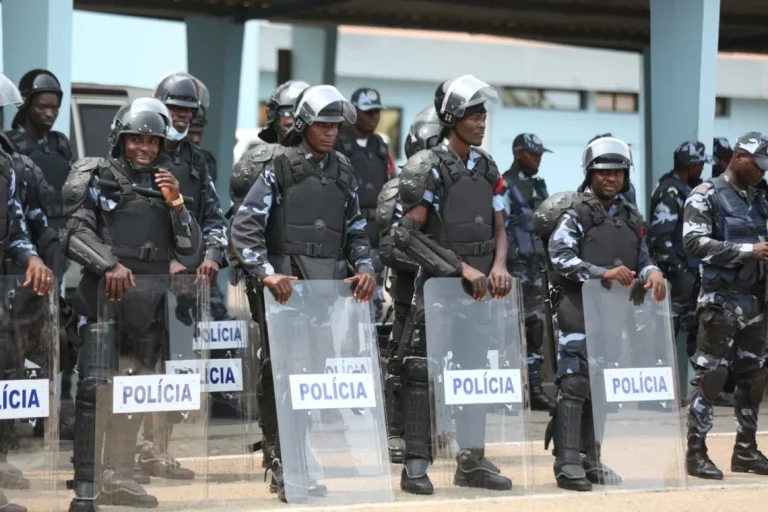 Excessos de actuação de agentes da polícia a cidadãos opõem corporação e sociedade civil