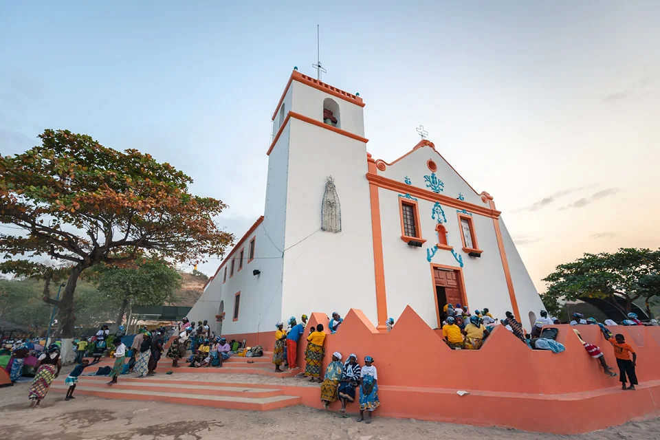PR visita obras da Basílica da Muxima