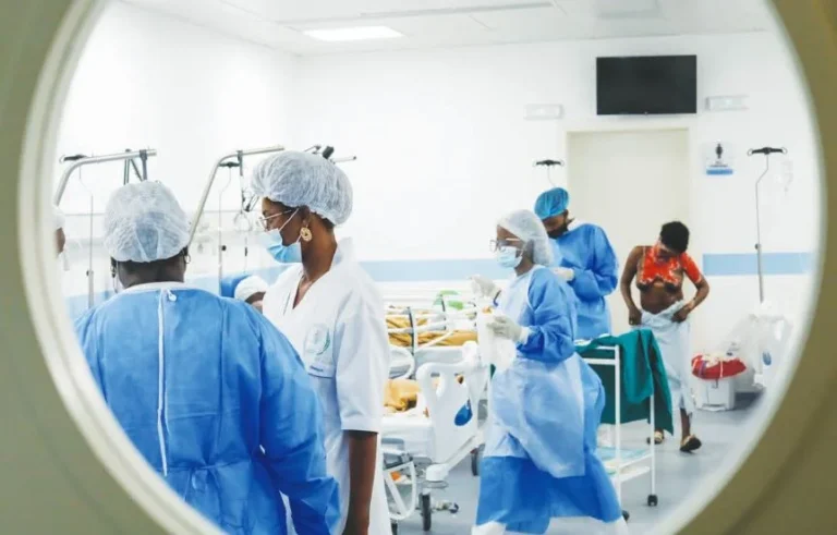 Roda de Saúde defende redução de pagamentos directos a cuidados de saúde