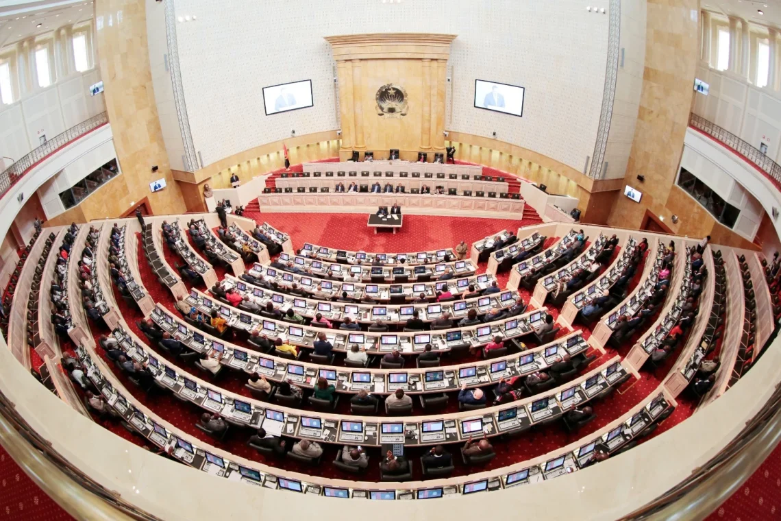 parlamentares, pacote legislativo.