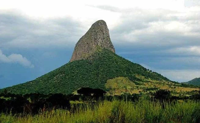 Criação das áreas de conservação da Serra do Pingano e do Morro do moco reforça protecção ambiental
