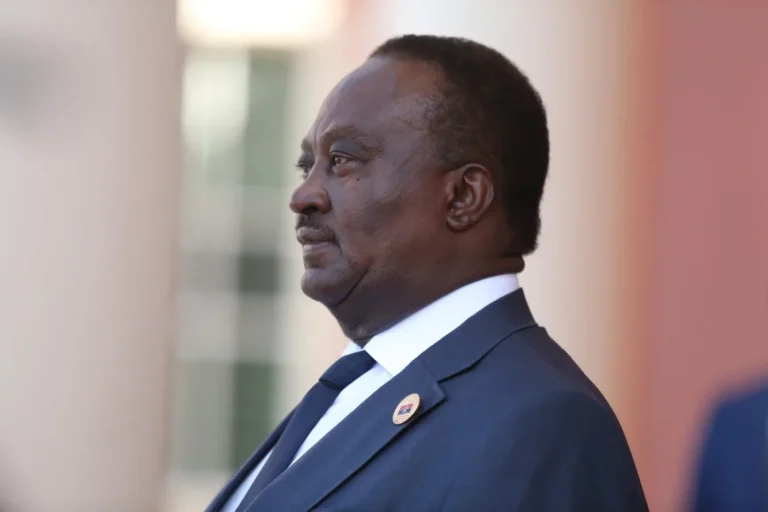 Angola perde o homem de várias dimensões e congregador de consensos