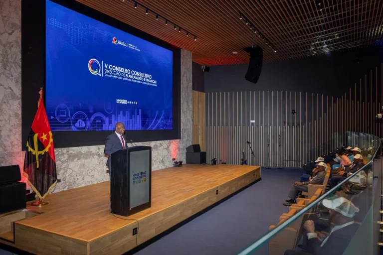 Polícia, SME e SIC poderão realizar despesas sem depender do MININT