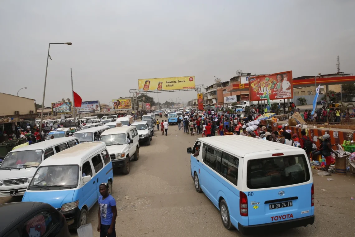 Subida do preço de táxi cria rota de colisão entre taxistas e representante da classe na Huíla