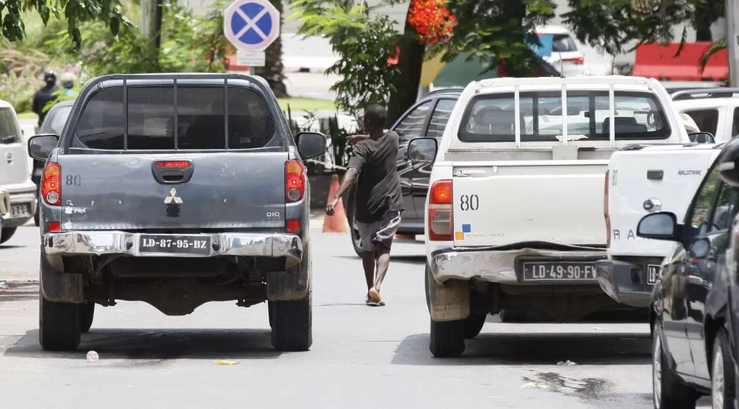 estacionamento abusivo em Luanda