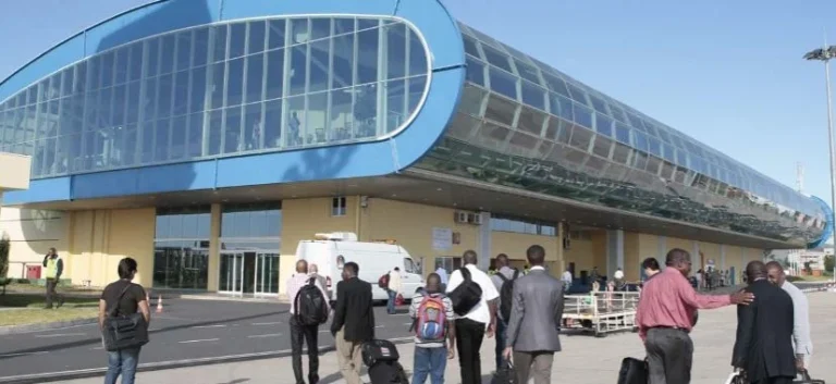 Estudo considera urgente descentralização de vôos internacionais para Benguela e Lubango