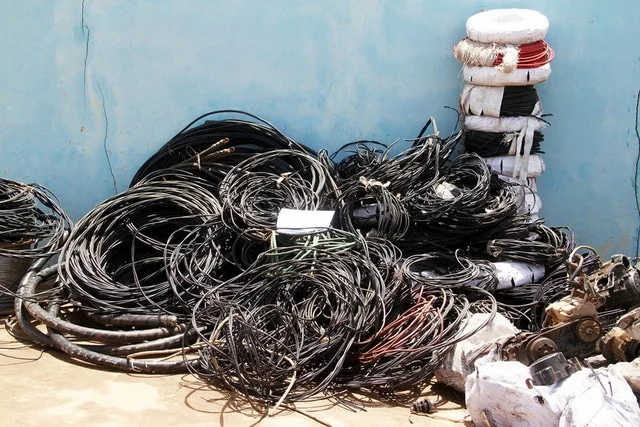 Vandalização de cabos da ENDE deixa mais de 400 clientes às escuras no Luena