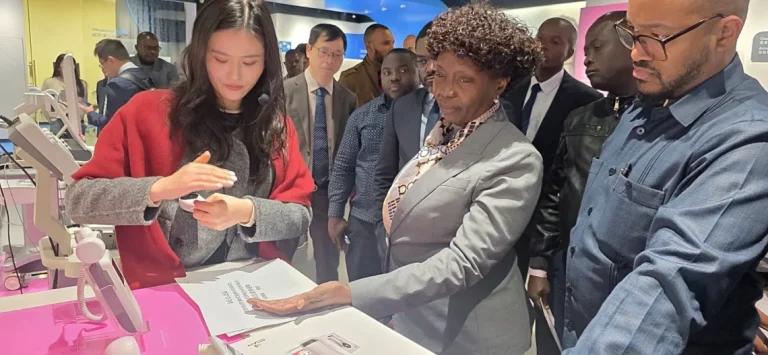 MINSA avalia tecnologia chinesa.