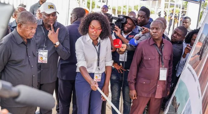 Presidente da República percorre cerca de 200 km de estradas de Icolo e Bengo