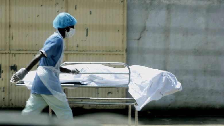 Uma grave e perturbadora ocorrência marcou de forma negativa os últimos dias de duas familias Huilana, tudo porque na morgue do Hospital Central do Lubango, uma troca de cadáveres levou a começar um conflito entre as familias, depois de uma delas ter sepultado inadvertidamente, o corpo errado na passada terça-feira. O corpo trocado pertence a uma mulher que havia falecido em casa, poucos dias após ter recebido alta médica da mesma unidade hospitalar, num episódio que levanta sérias interrogações sobre os procedimentos internos da morgue.