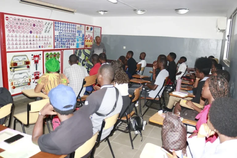 Dificuldades na marcação de exames