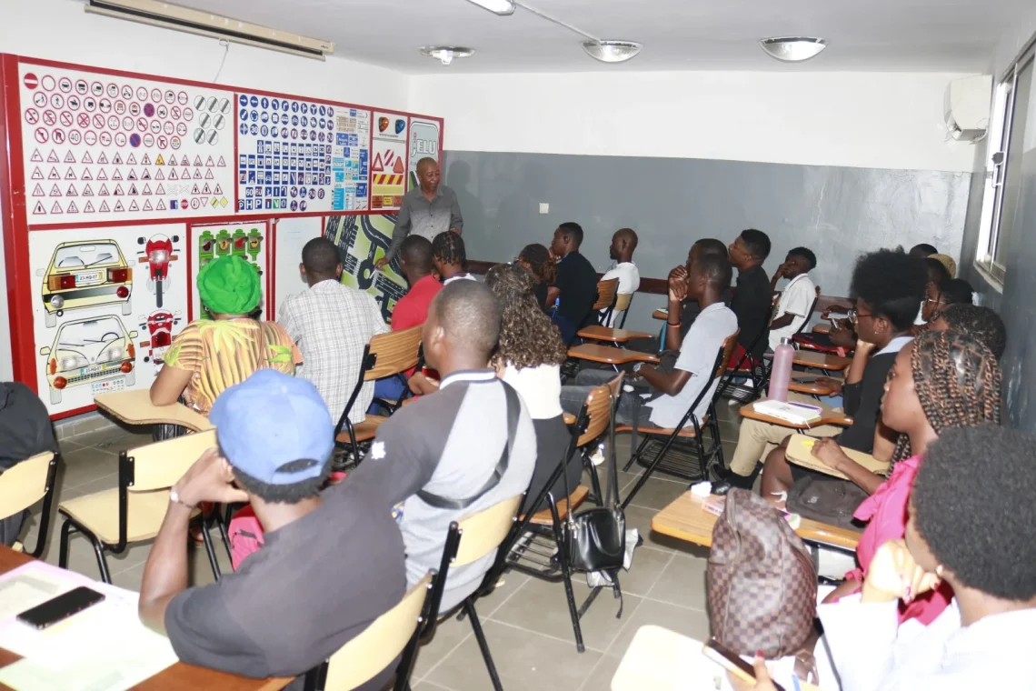 Dificuldades na marcação de exames