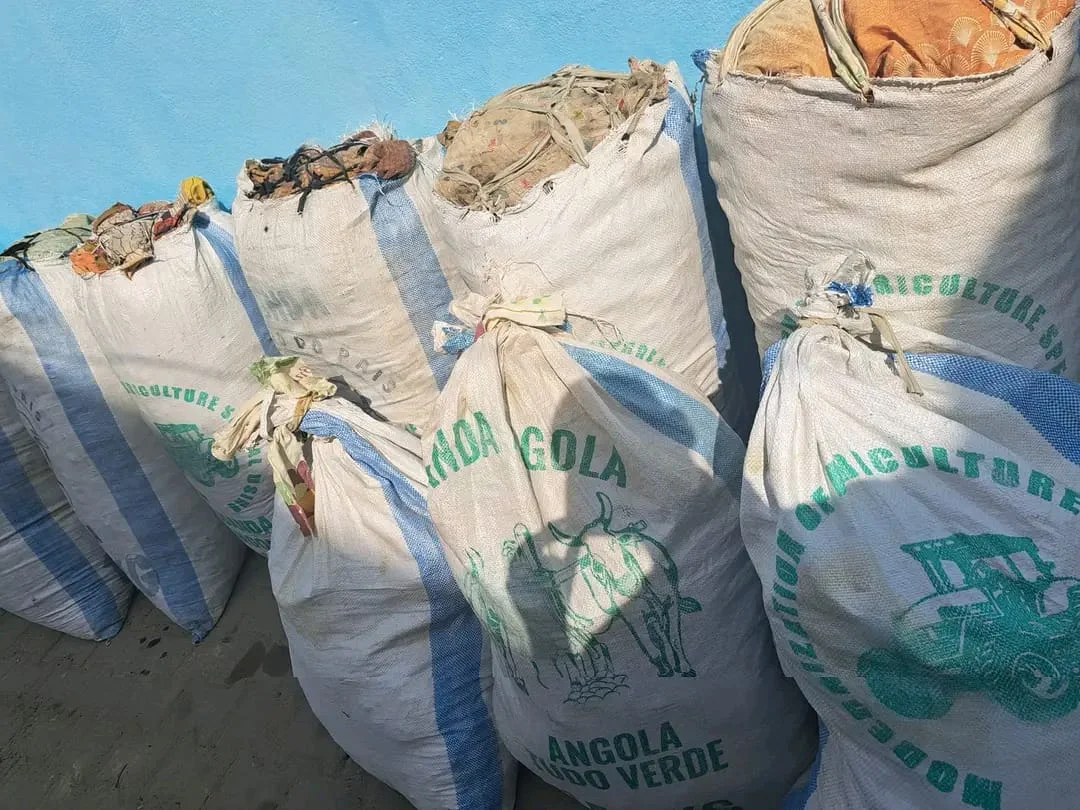 SIC apreende 900 quilos de liamba escondidos numa camada de areia na Catumbela.