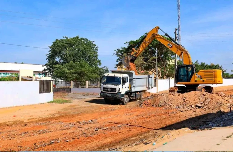 Obras na Estrada Viana/Calumbo decorrem a bom ritmo.