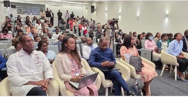 MINSA envia 104 bolseiros ao Brasil