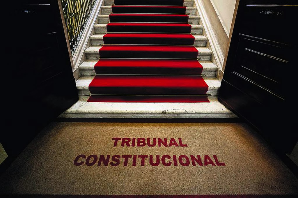 O Tribunal Constitucional vai realizar, a partir desta segunda-feira, na província da Huíla, sessões plenárias extraordinárias, enquadradas nas comemorações de mais um aniversário da Constituição da República de Angola. A agenda começará está manhã, com um encontro de cortesia, a ser concedido pelo governador provincial da Huíla, Nuno Mahapi.