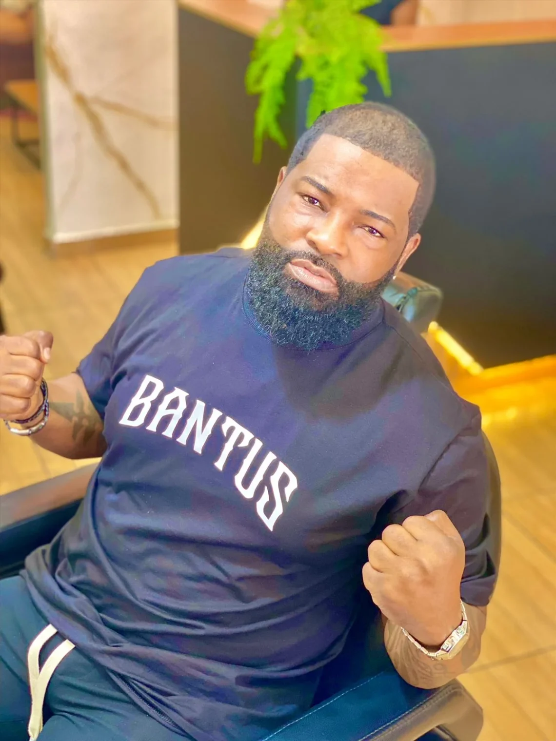 Dog Murras é distinguido hoje com “Diploma e Comenda do Mérito